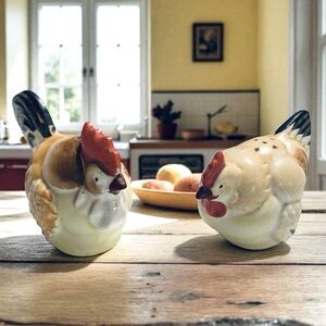 Vintage Ceramic Rooster & Hen Salt and Pepper Shakers Made In Japan